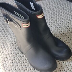 Hunter Matte Black Short Rain Boots with Side Buckle Sz 6 Womens